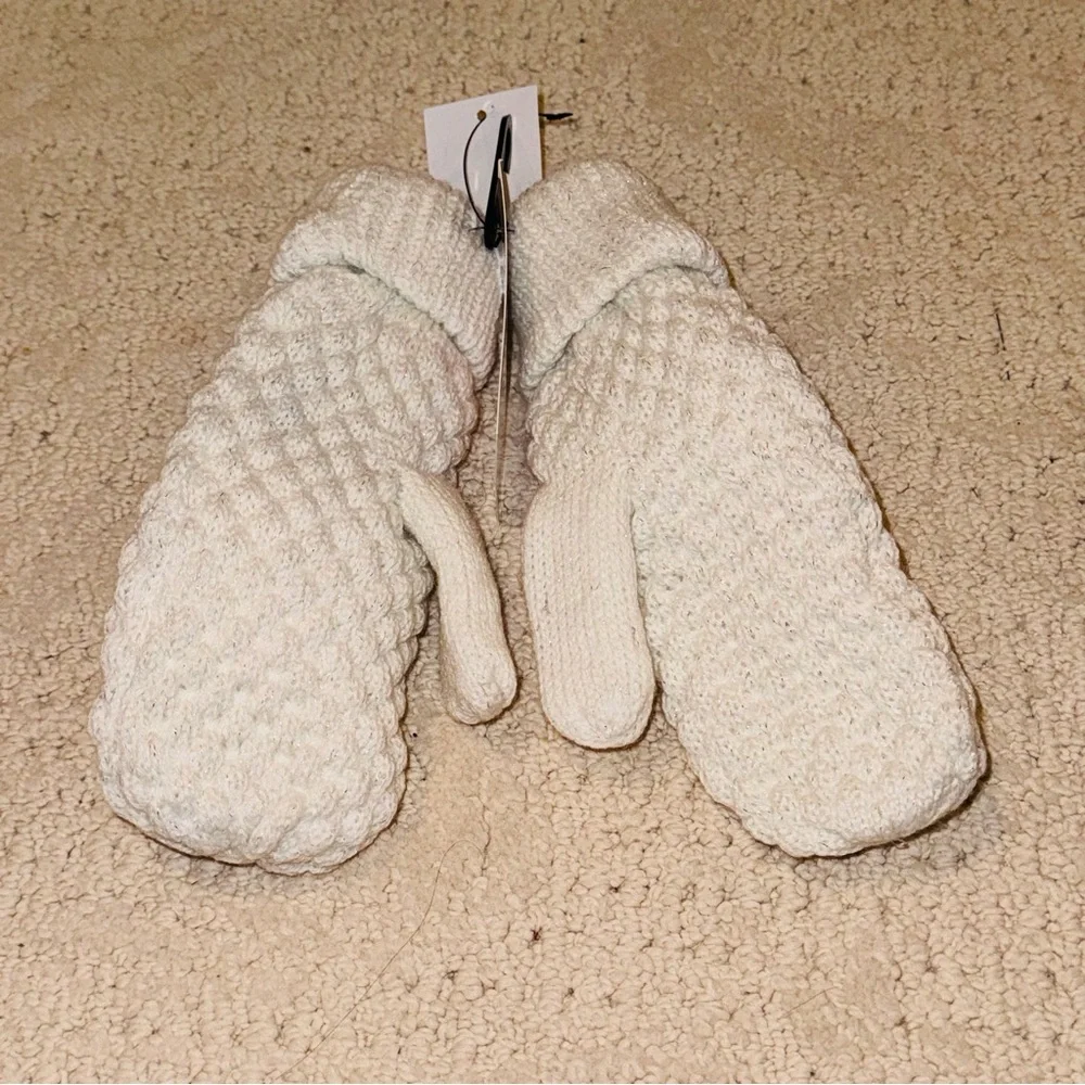 Surell White color Popcorn Knit Girls Mittens with Faux Fur Pink Pom-Pom NWT